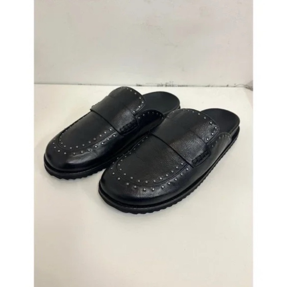 Freda Salvador Mules
